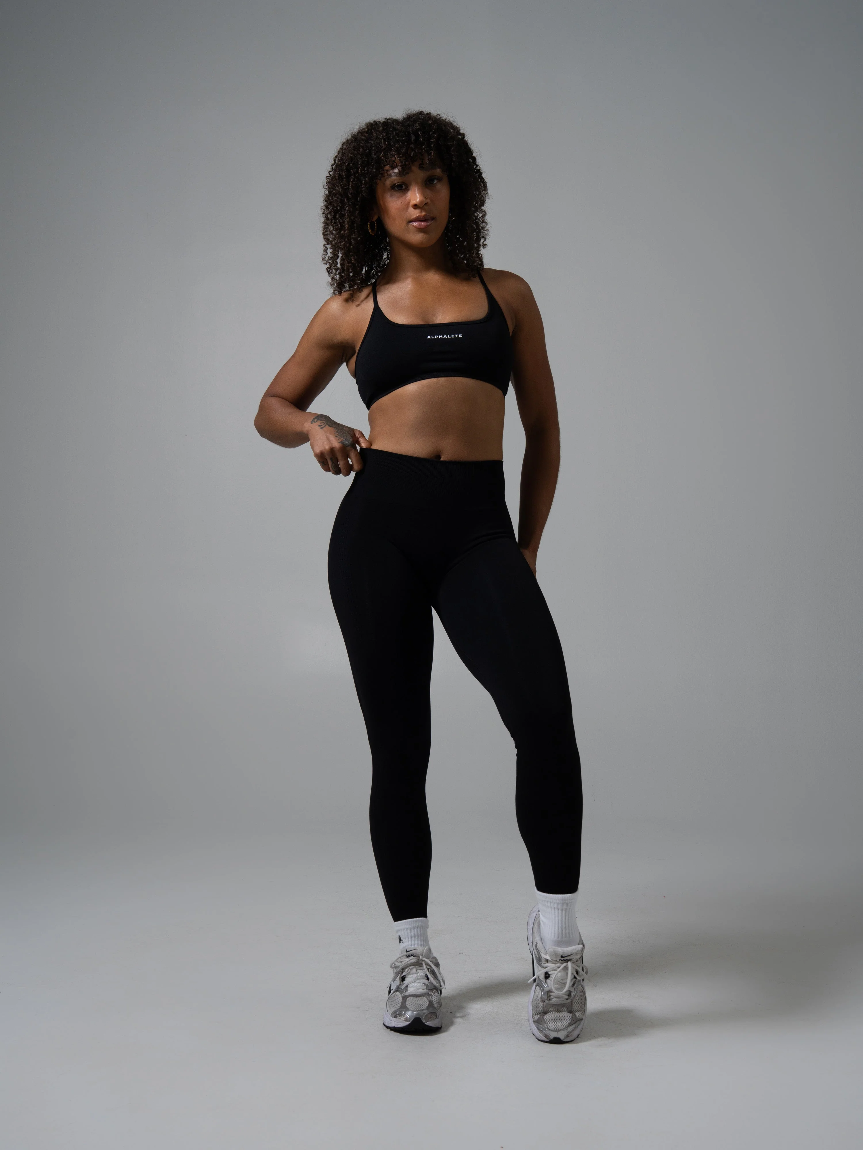 Contour Mid Rise Legging - Black - Image 4