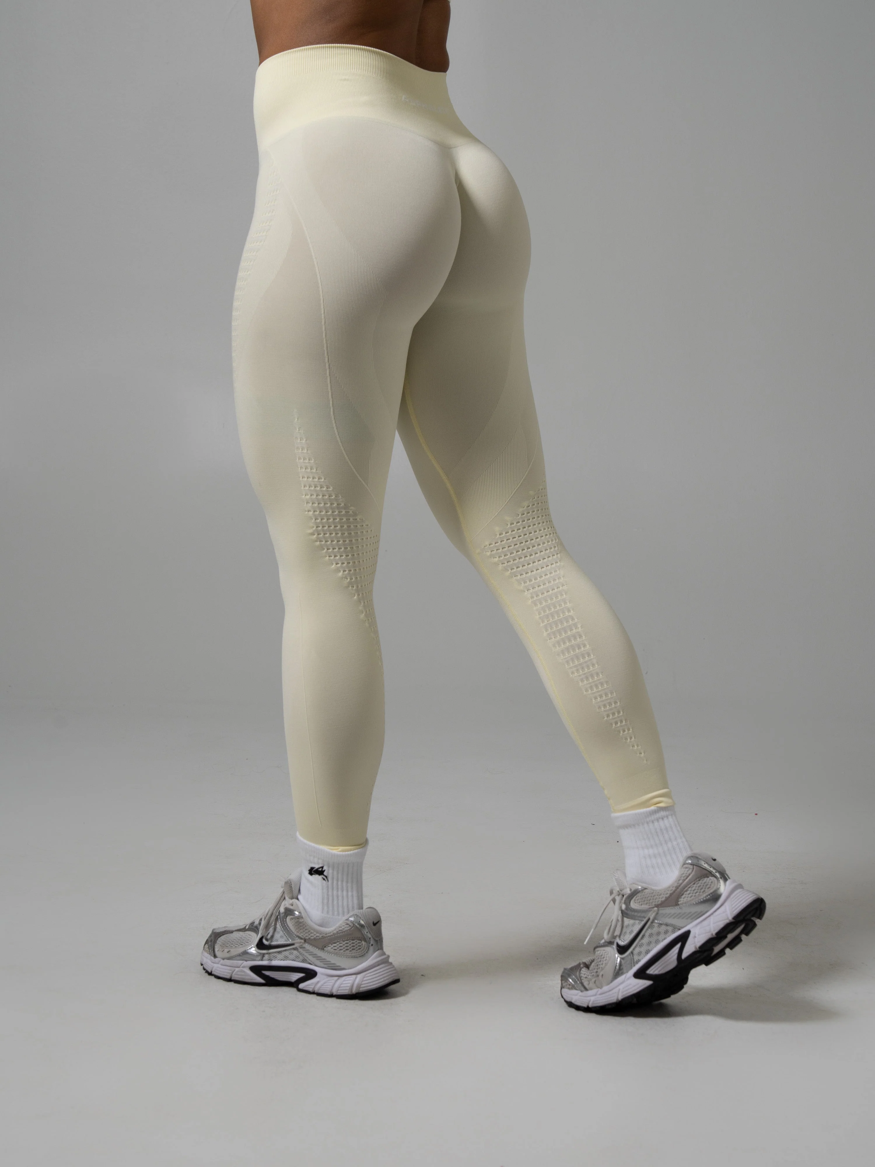 Contour Mid Rise Legging - Buttercream