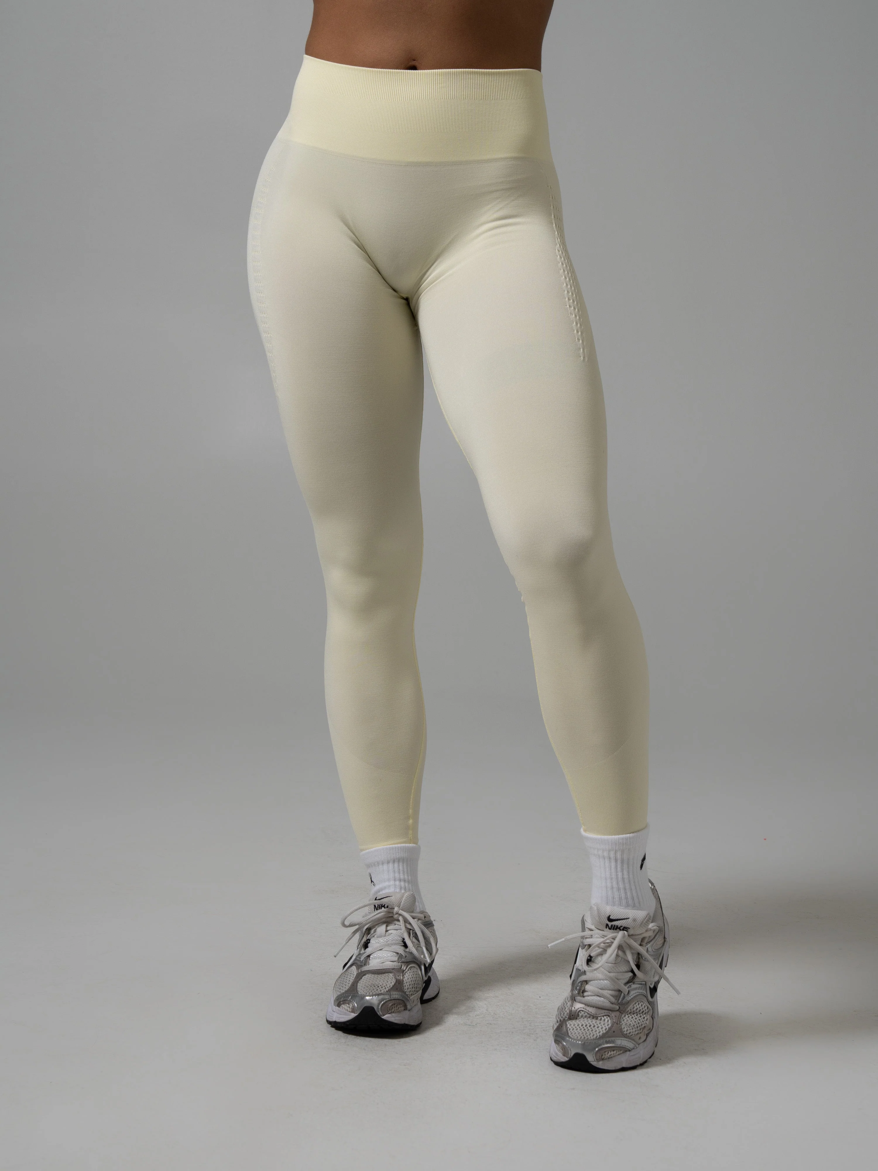 Contour Mid Rise Legging - Buttercream - Image 2