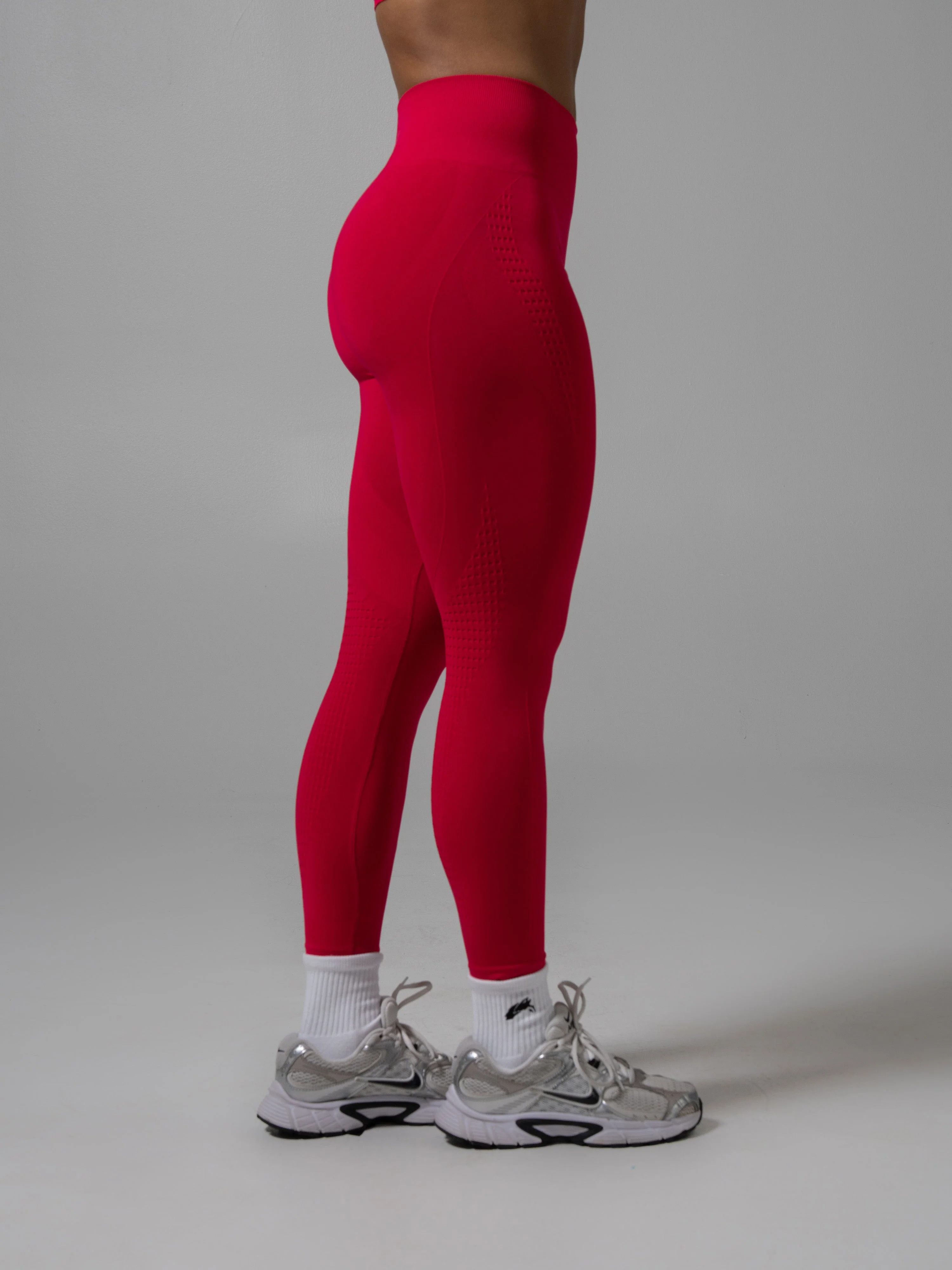 Contour Mid Rise Legging - Wild Strawberry - Image 3