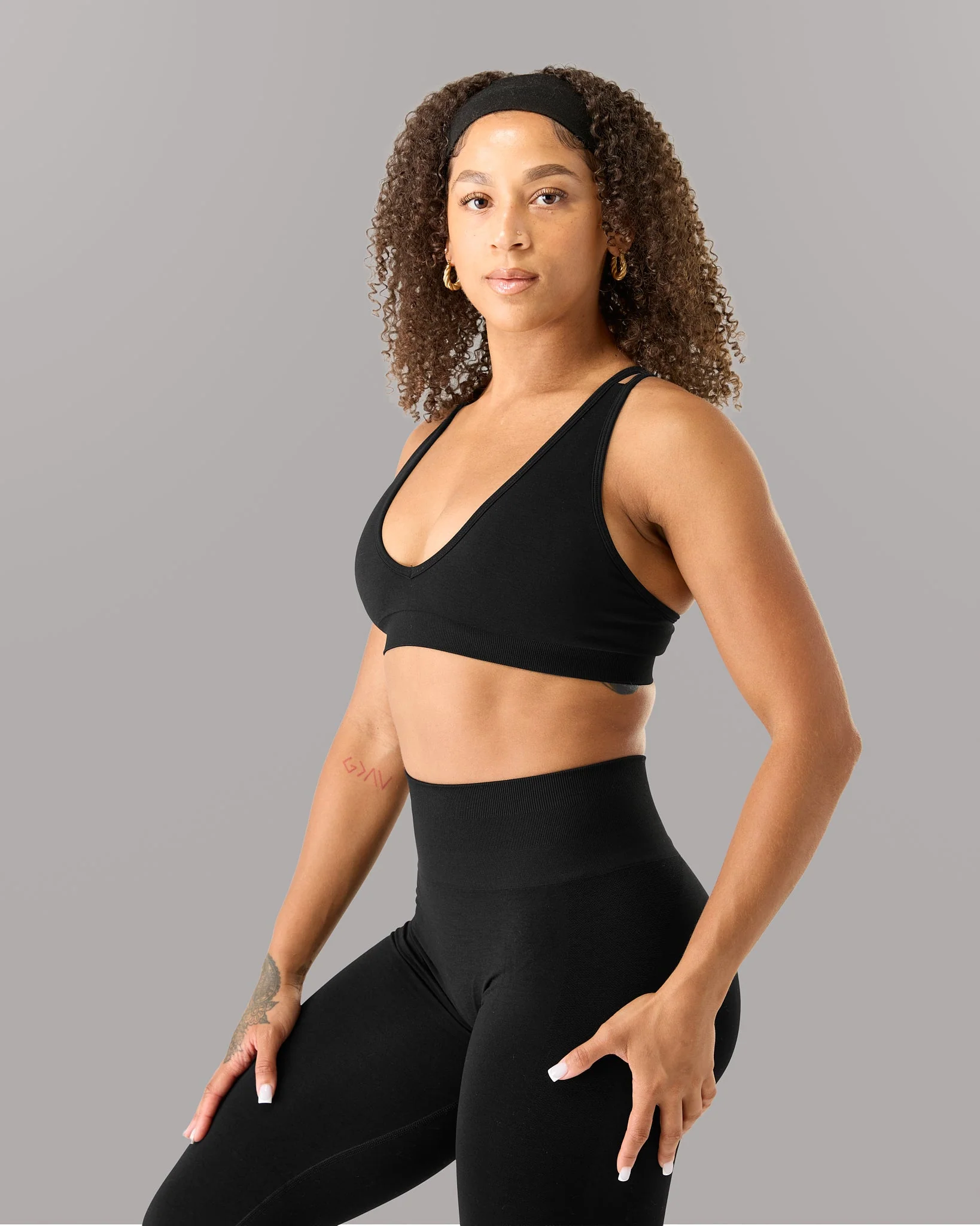 Amplify Deep V Bra - Black - Image 3