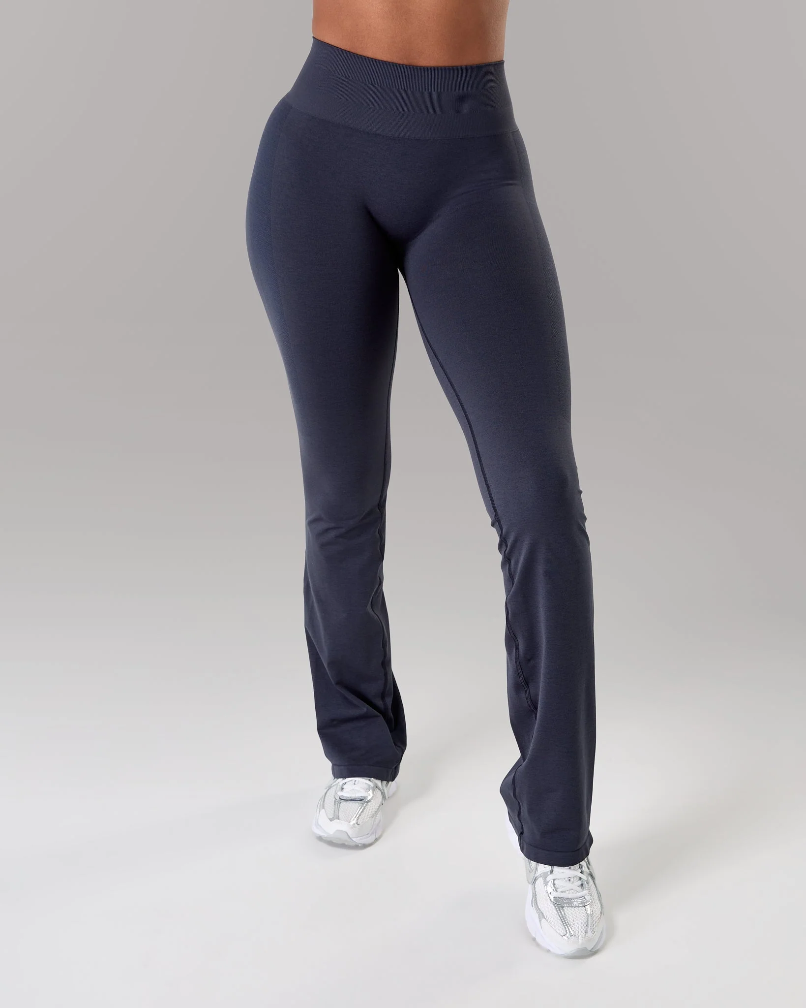 Amplify Ultra-High Rise Flared Pant Long - Deep Navy - Image 3