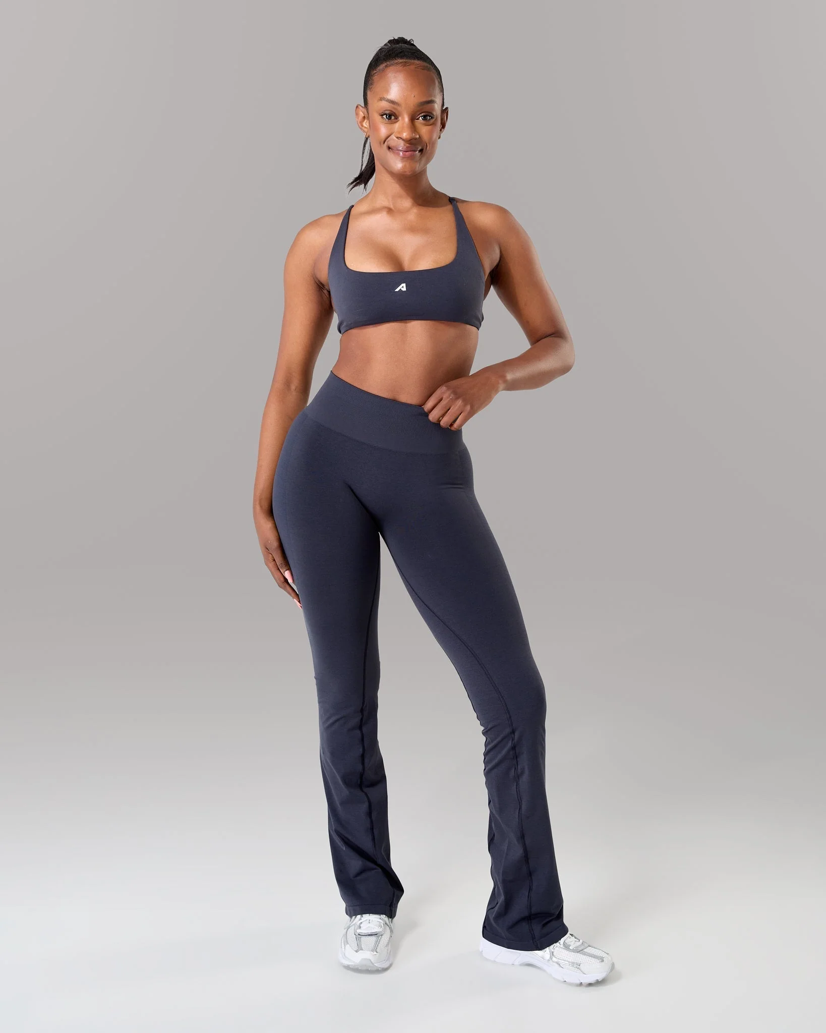 Amplify Ultra-High Rise Flared Pant Long - Deep Navy - Image 4