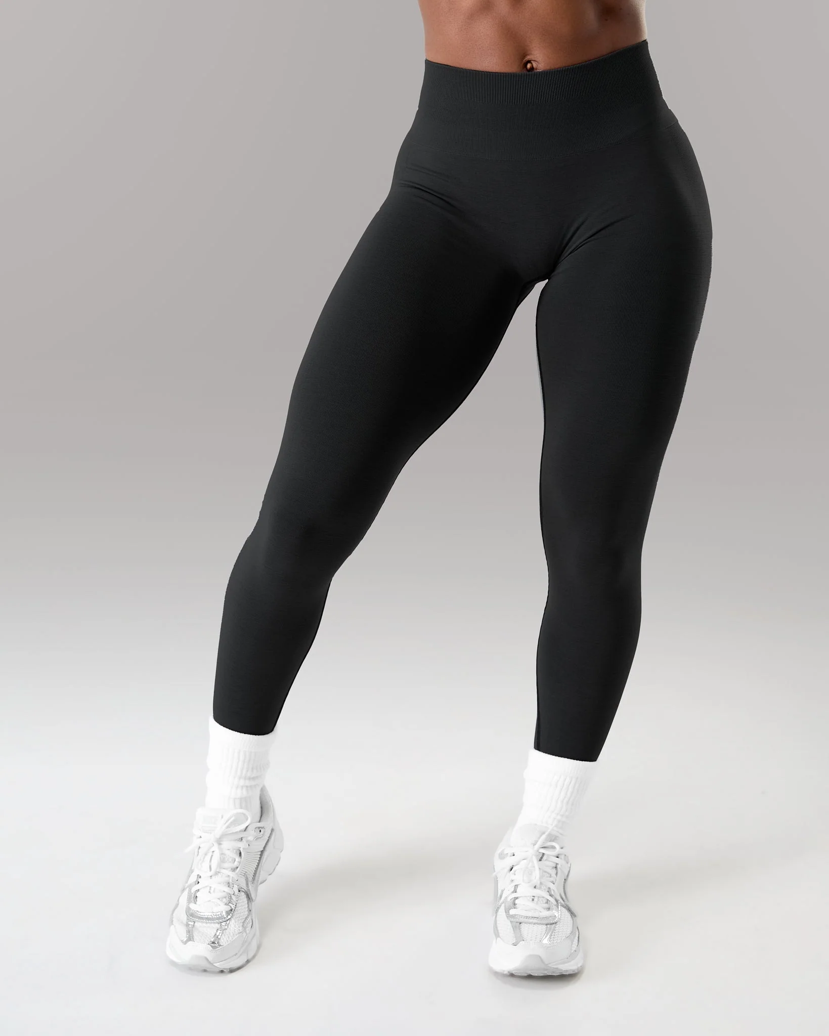 Amplify Mid Rise Legging - Black - Image 3
