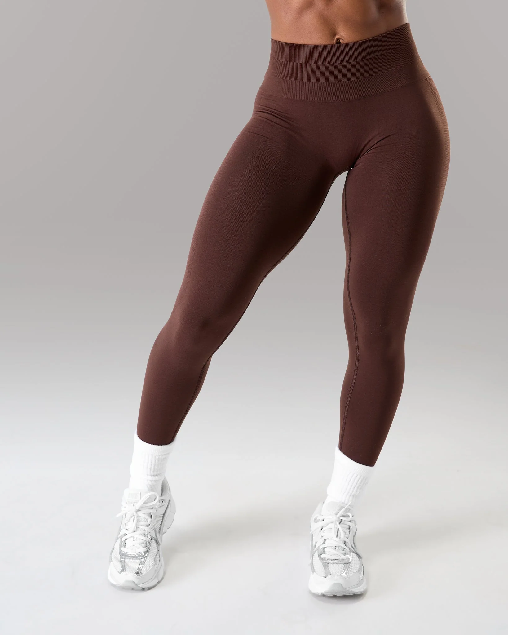 Amplify Mid Rise Legging - Espresso - Image 3
