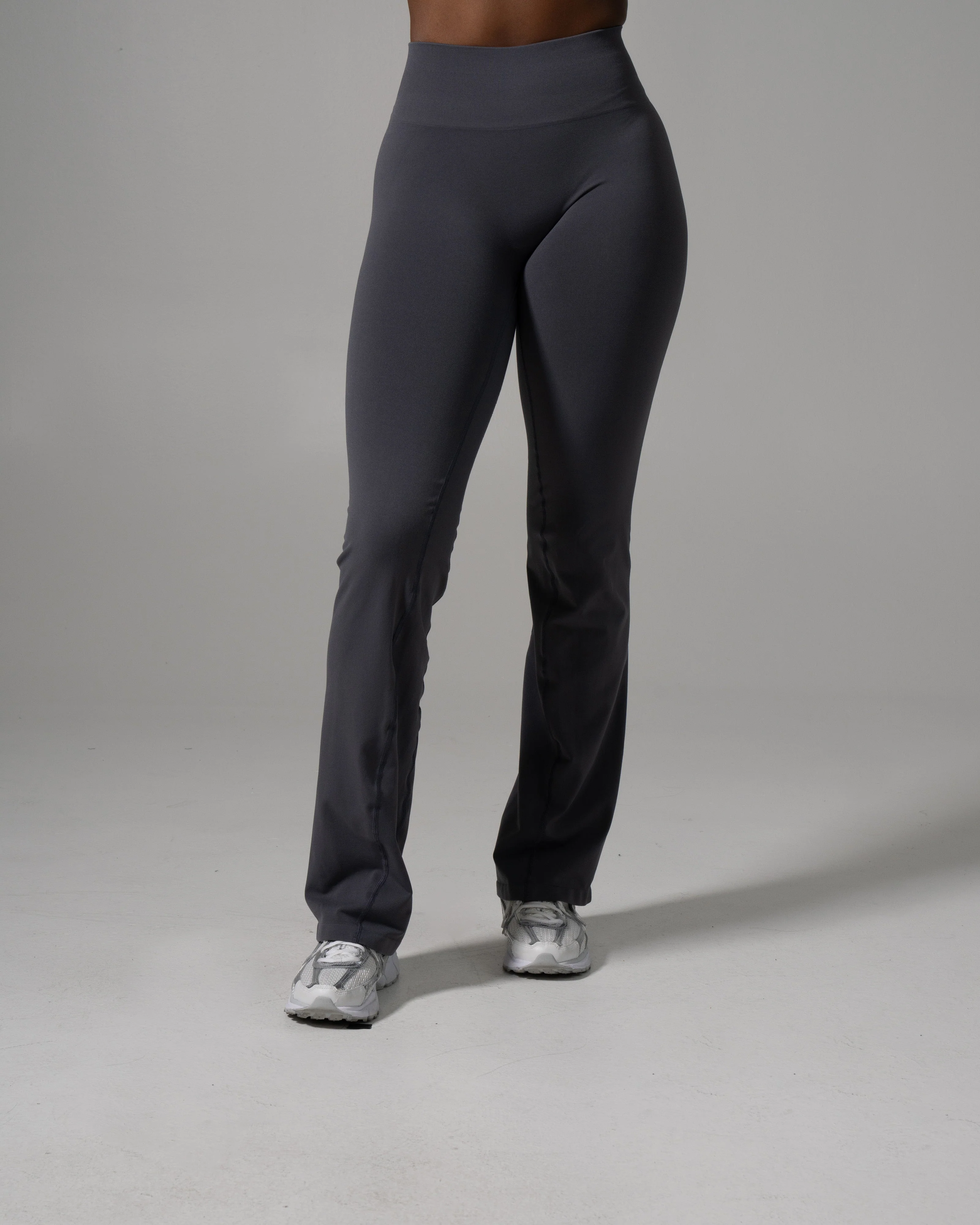 Pump Mid Rise Flared Pant Long - Thunderstorm - Image 2