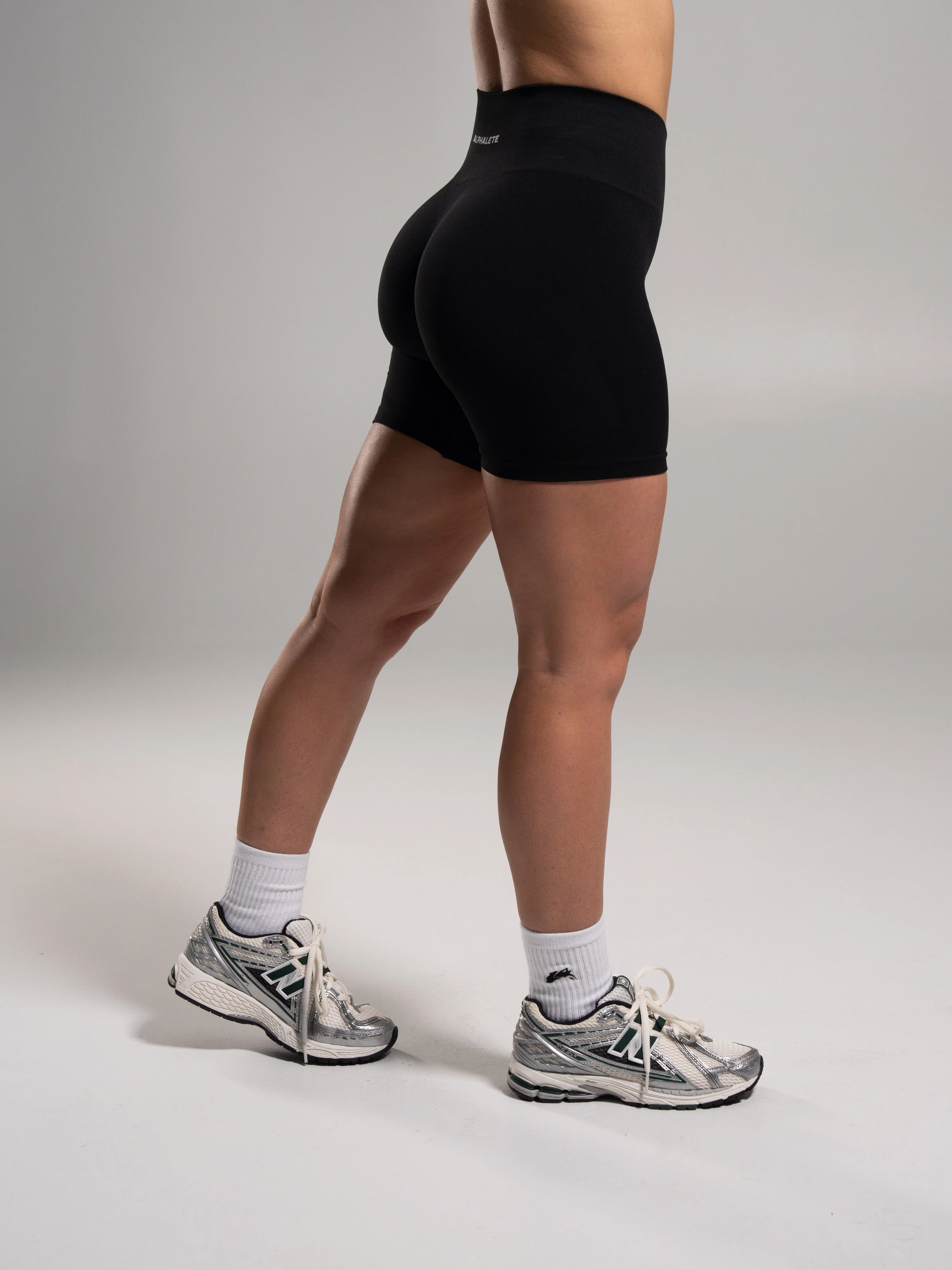 Pump High Rise Short - Black - Image 3