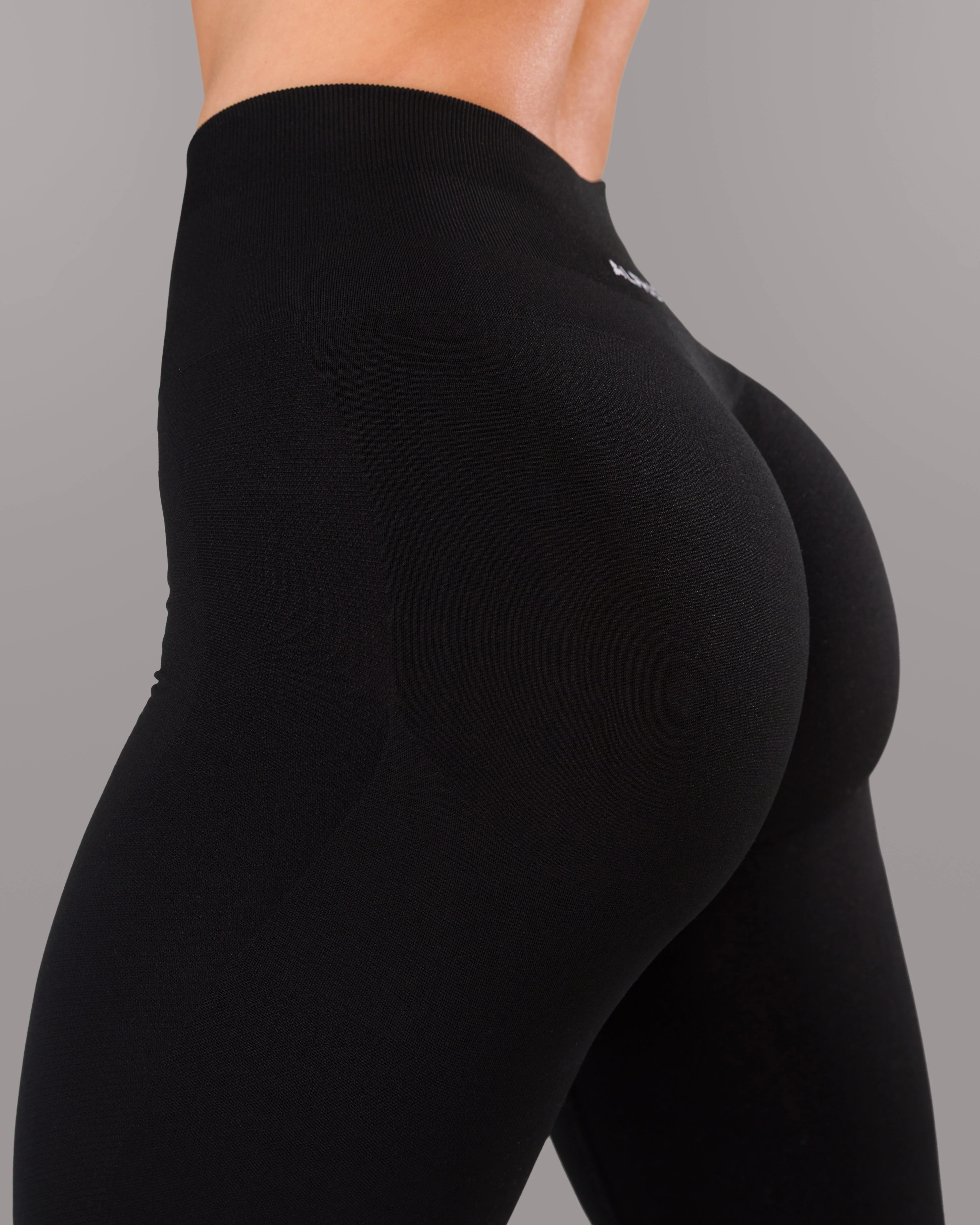 Pump Mid Rise Legging - Black w/ Logo - Image 7