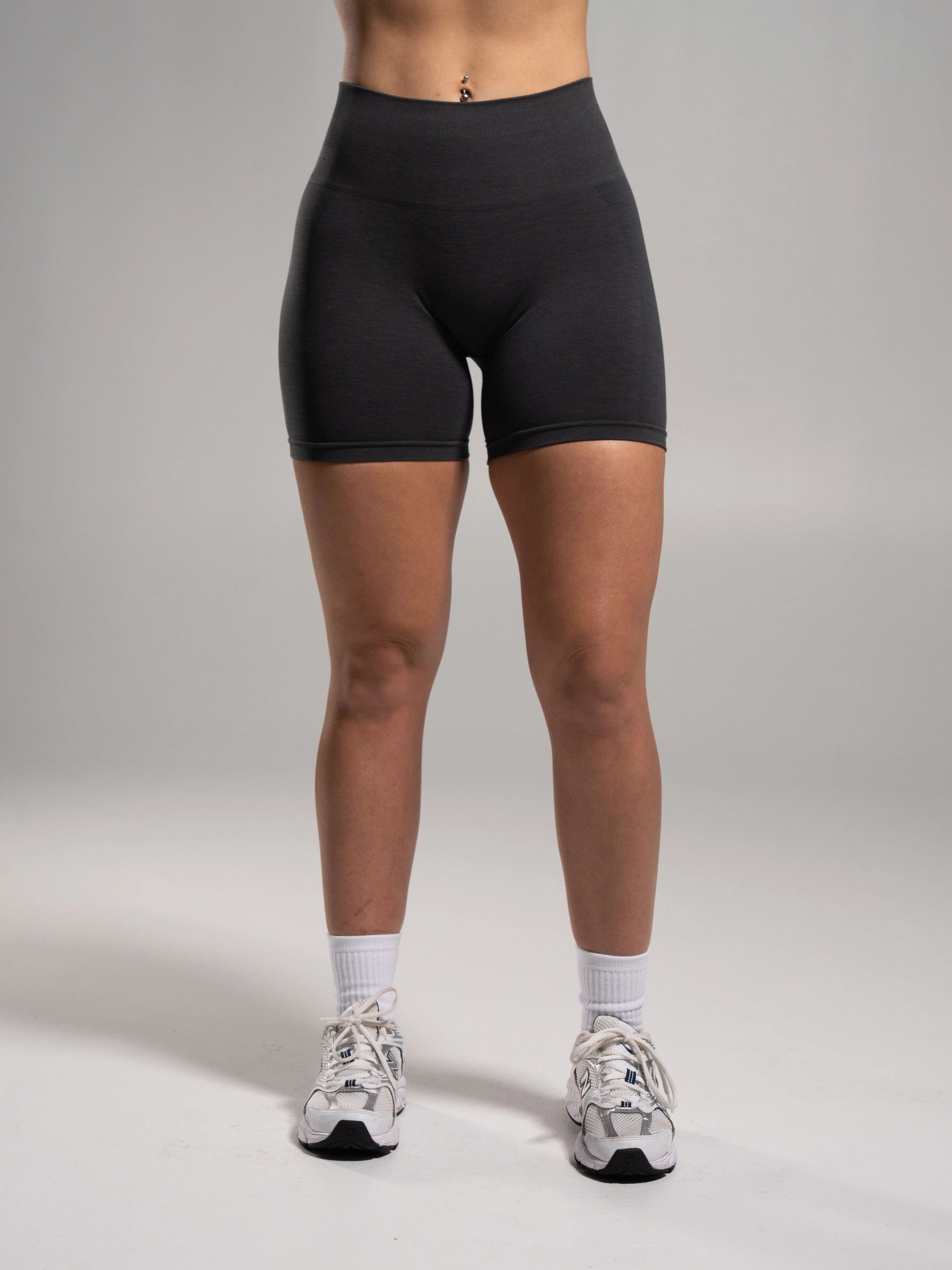Pump Mid Rise Short - Dark Heather Grey - Image 2