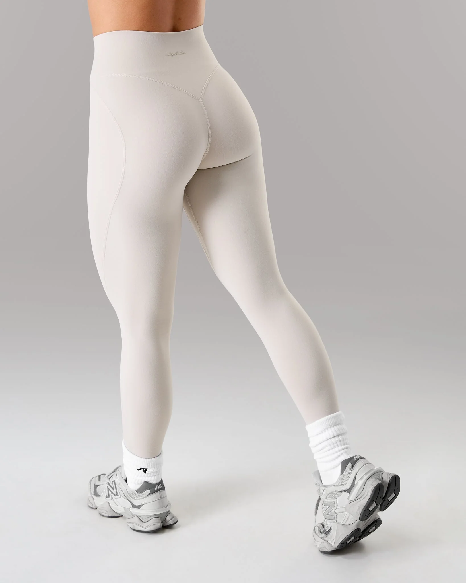 Aura Ultra-High Rise Legging - Wheat - Image 3