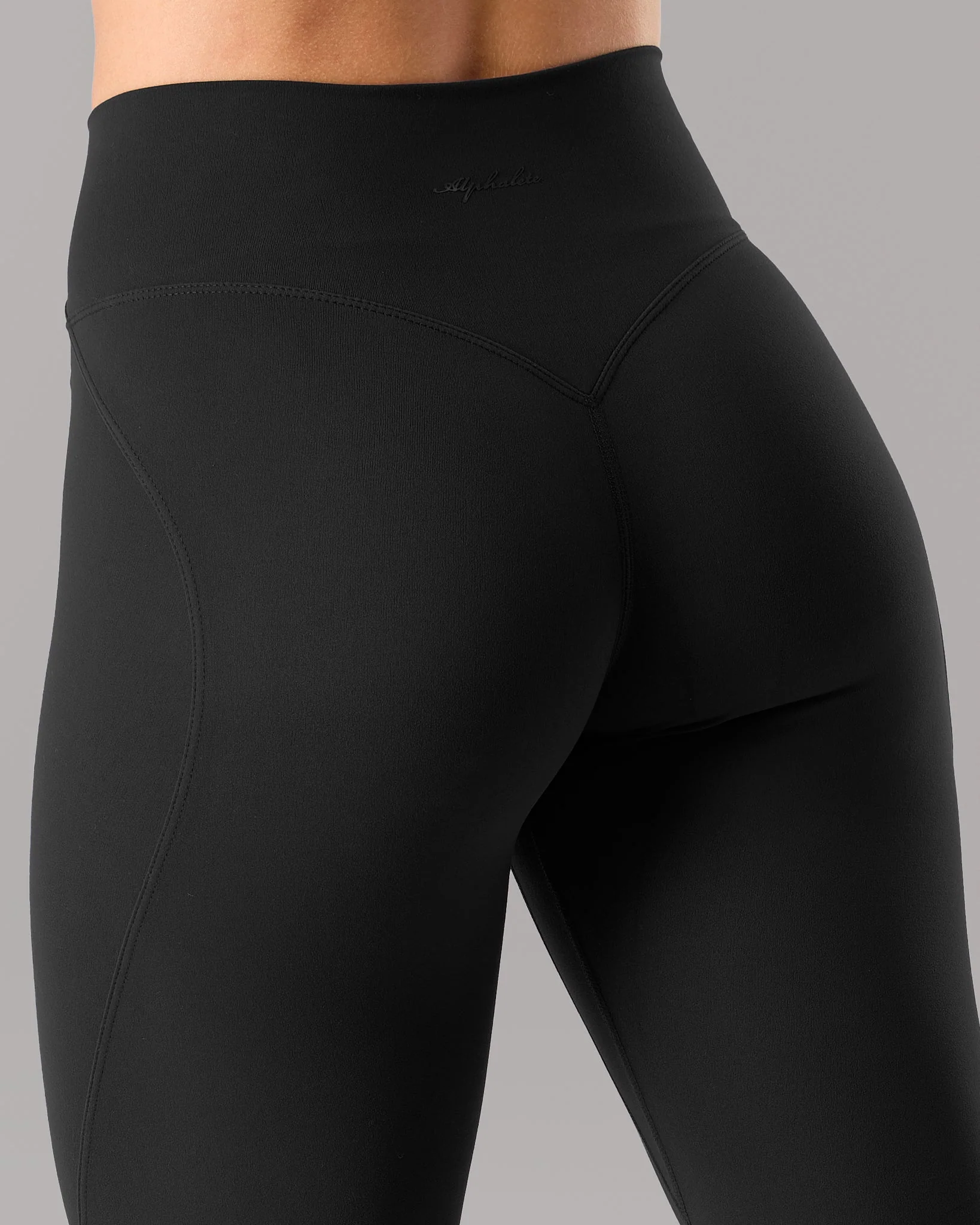 Aura Ultra-High Rise Legging - Onyx - Image 5