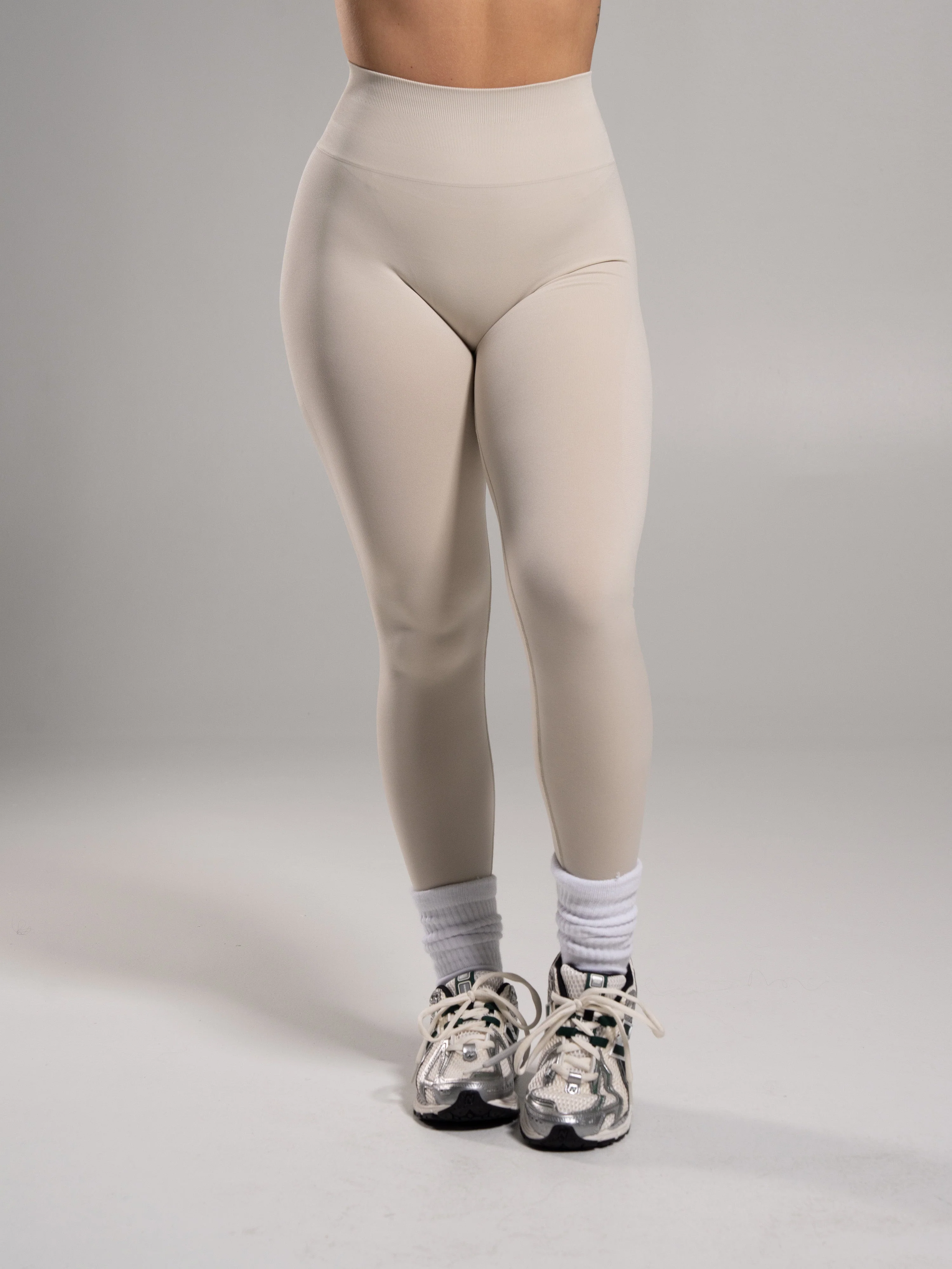 Pump High Rise Legging - Wheat - Image 2