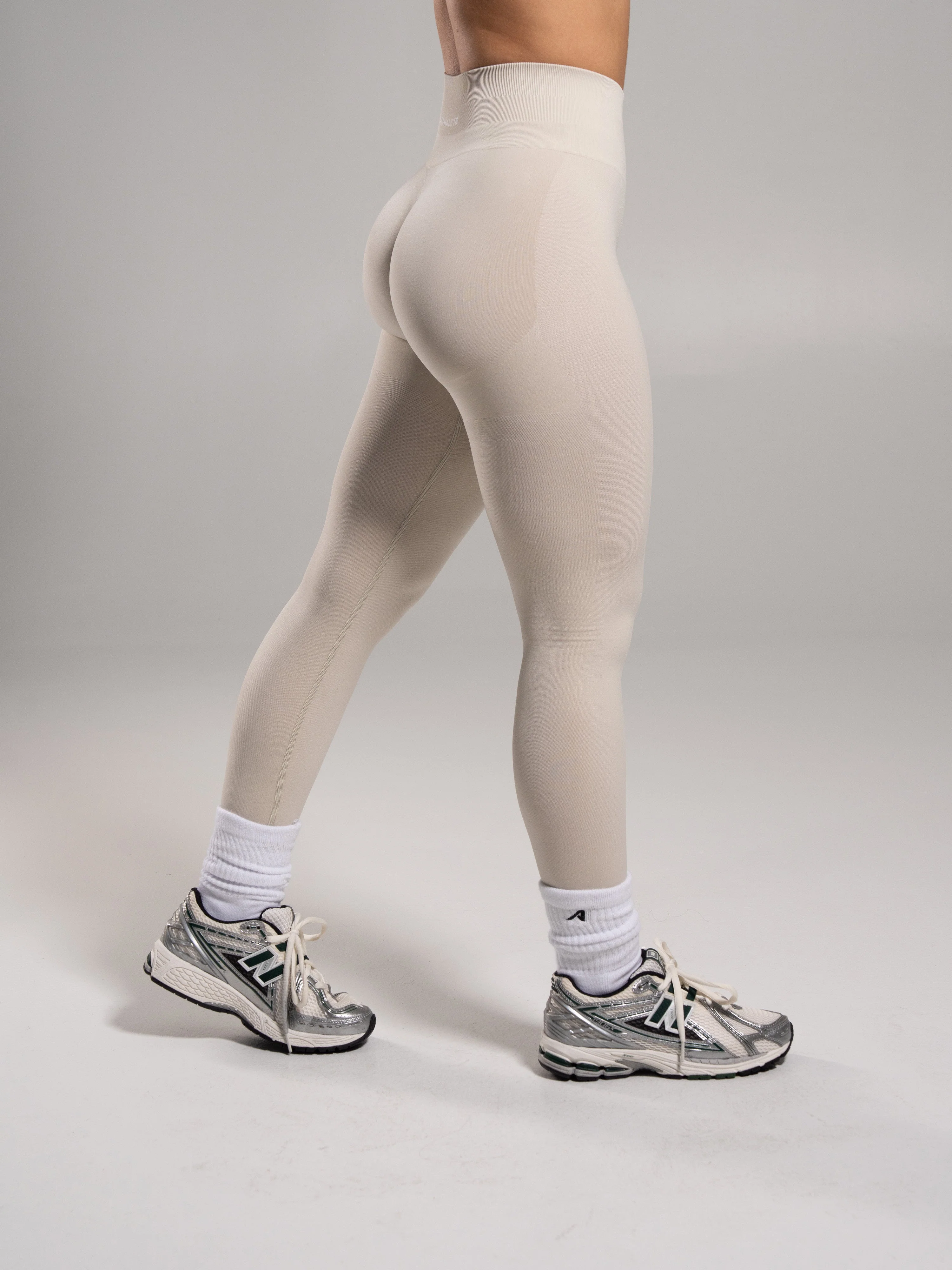 Pump High Rise Legging - Wheat - Image 3