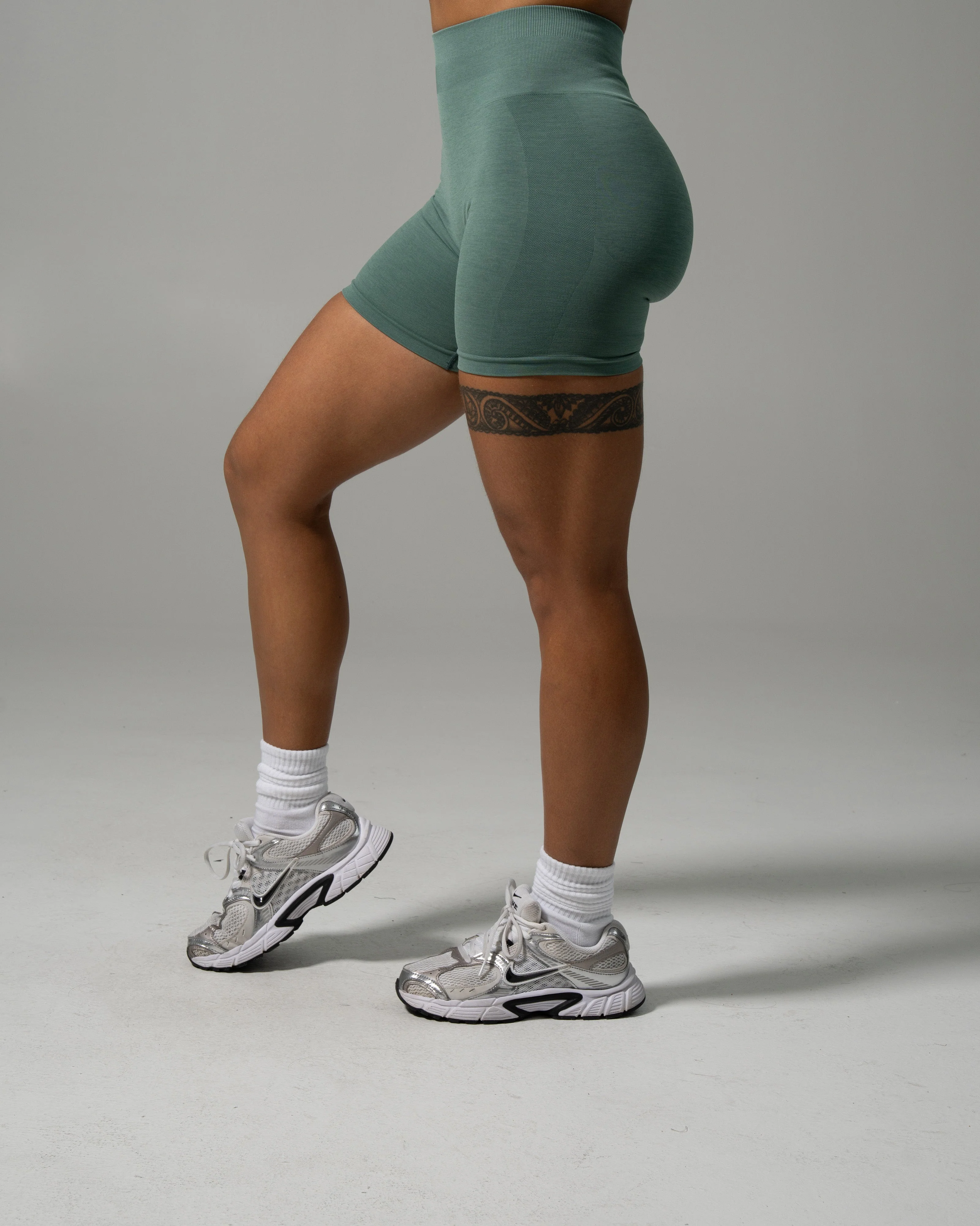 Pump High Rise Short - Juniper Green - Image 3