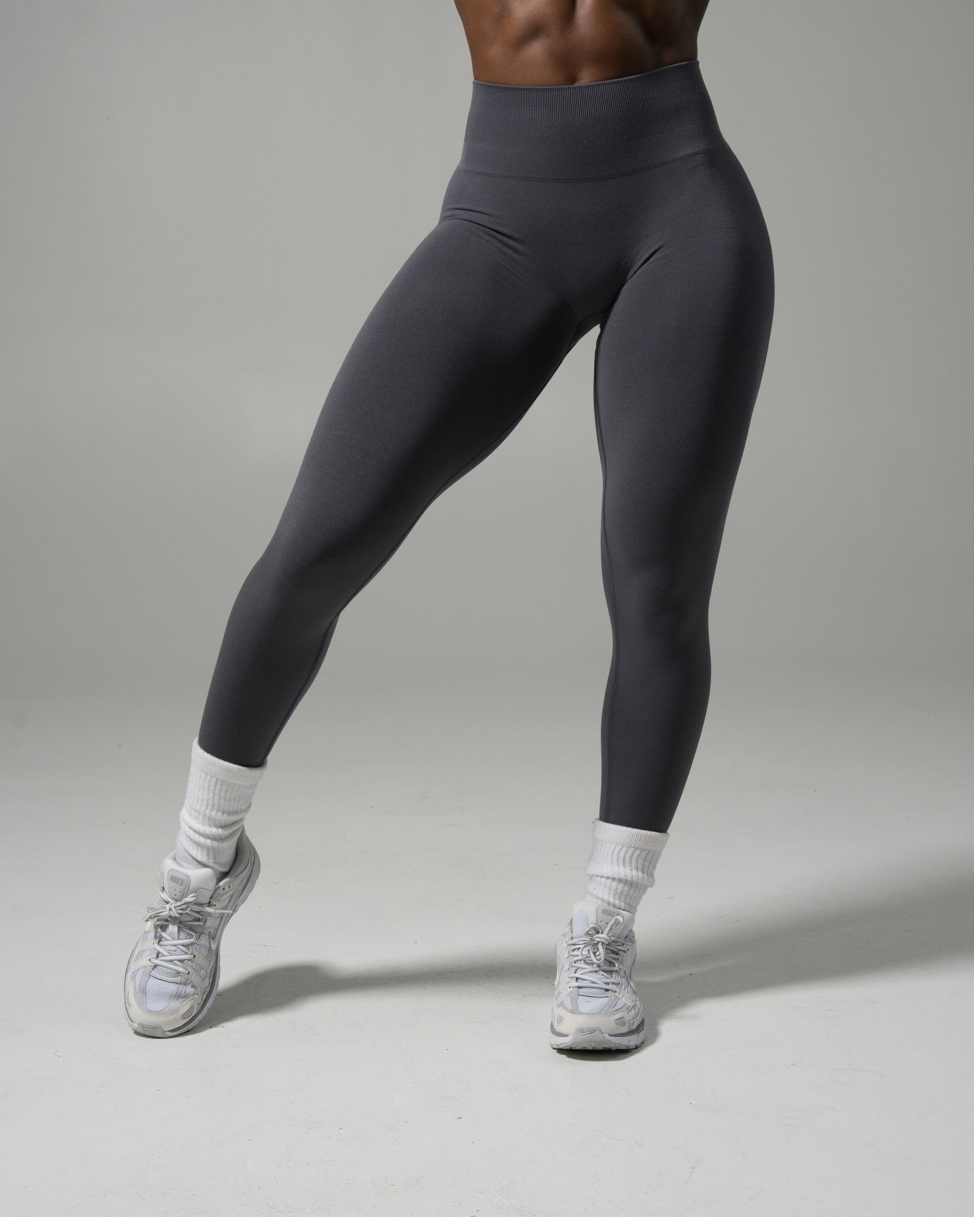 Pump Mid Rise Legging - Thunderstorm - Image 2