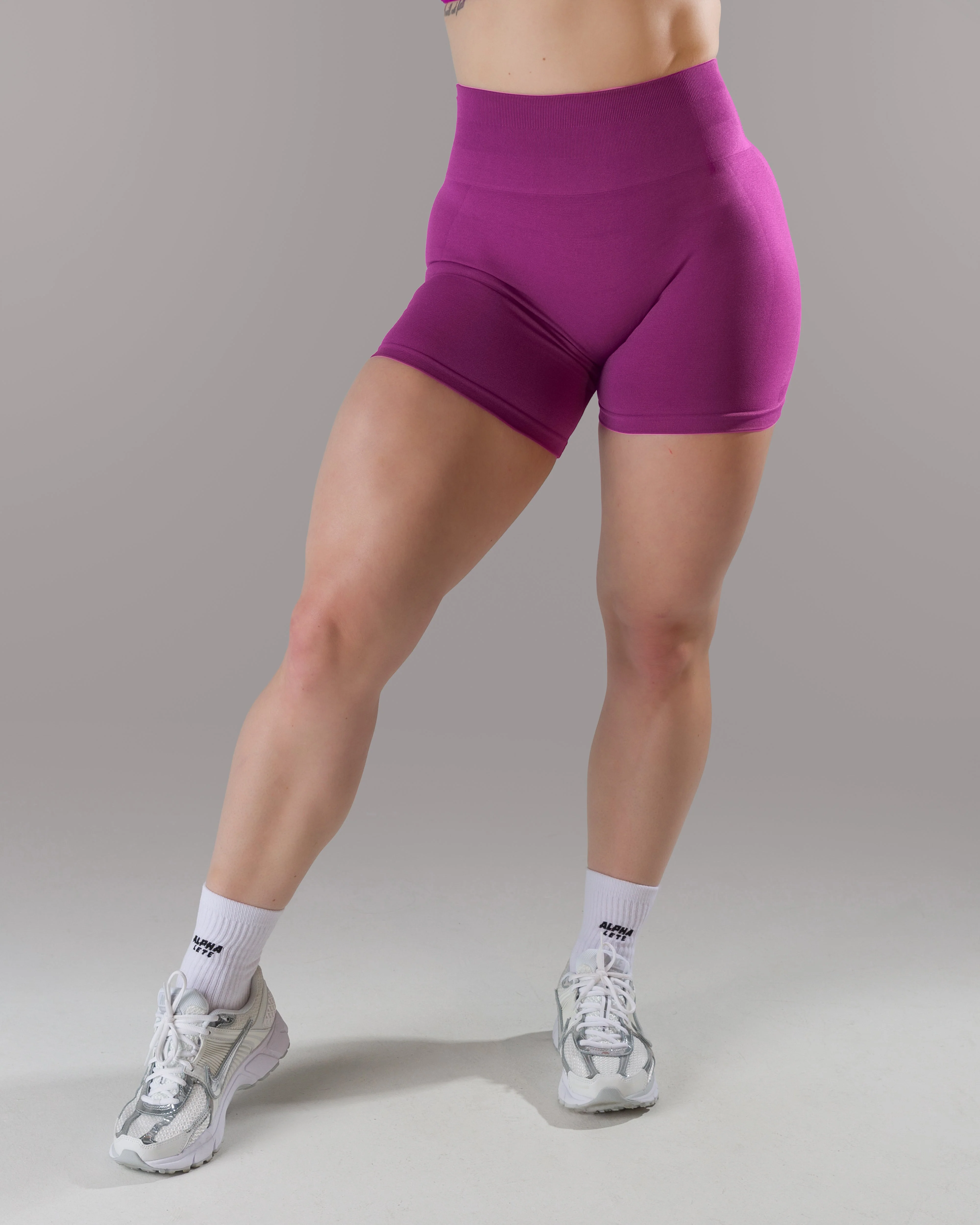 Pump Mid Rise Short - Acai Berry - Image 7