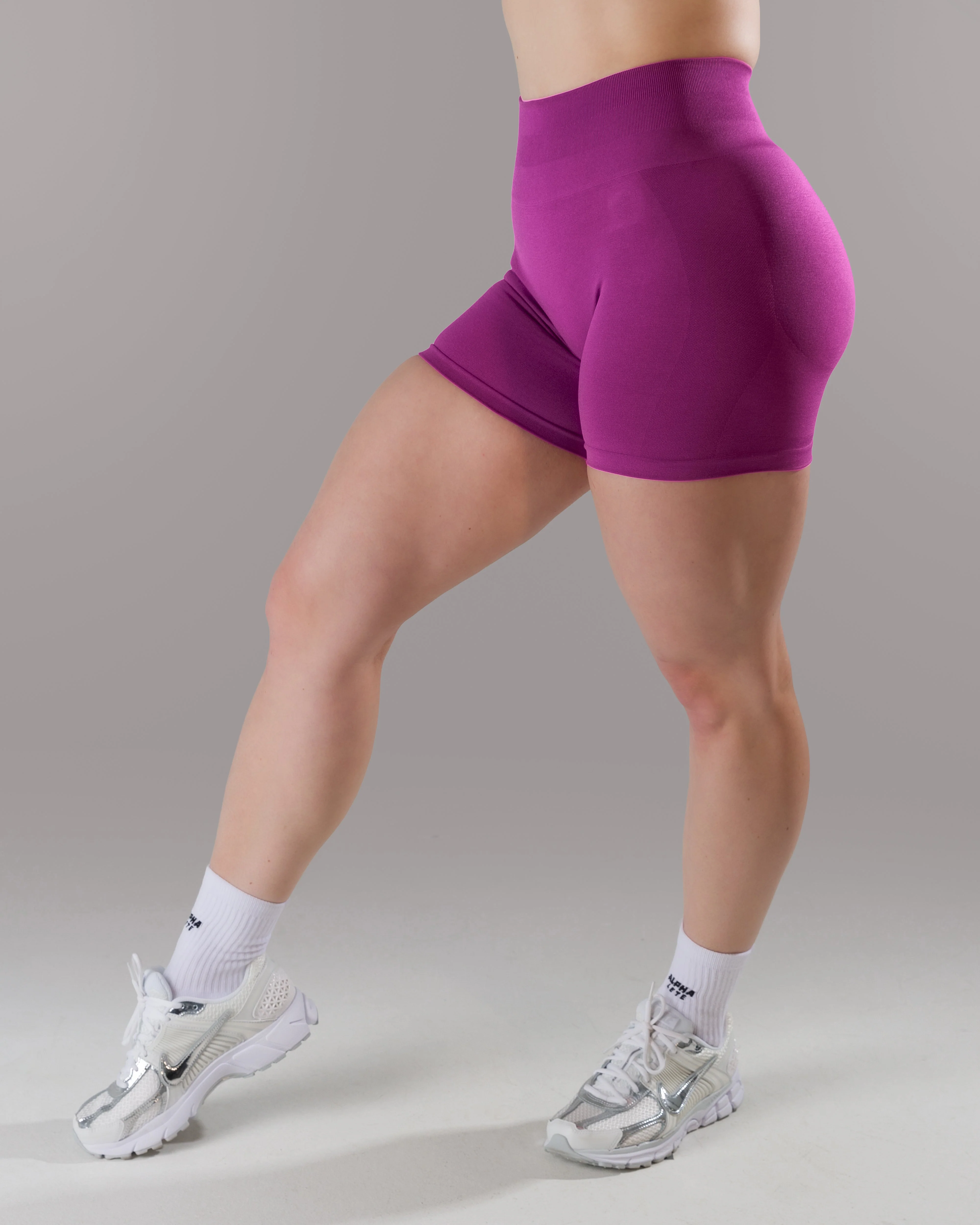 Pump Mid Rise Short - Acai Berry - Image 8