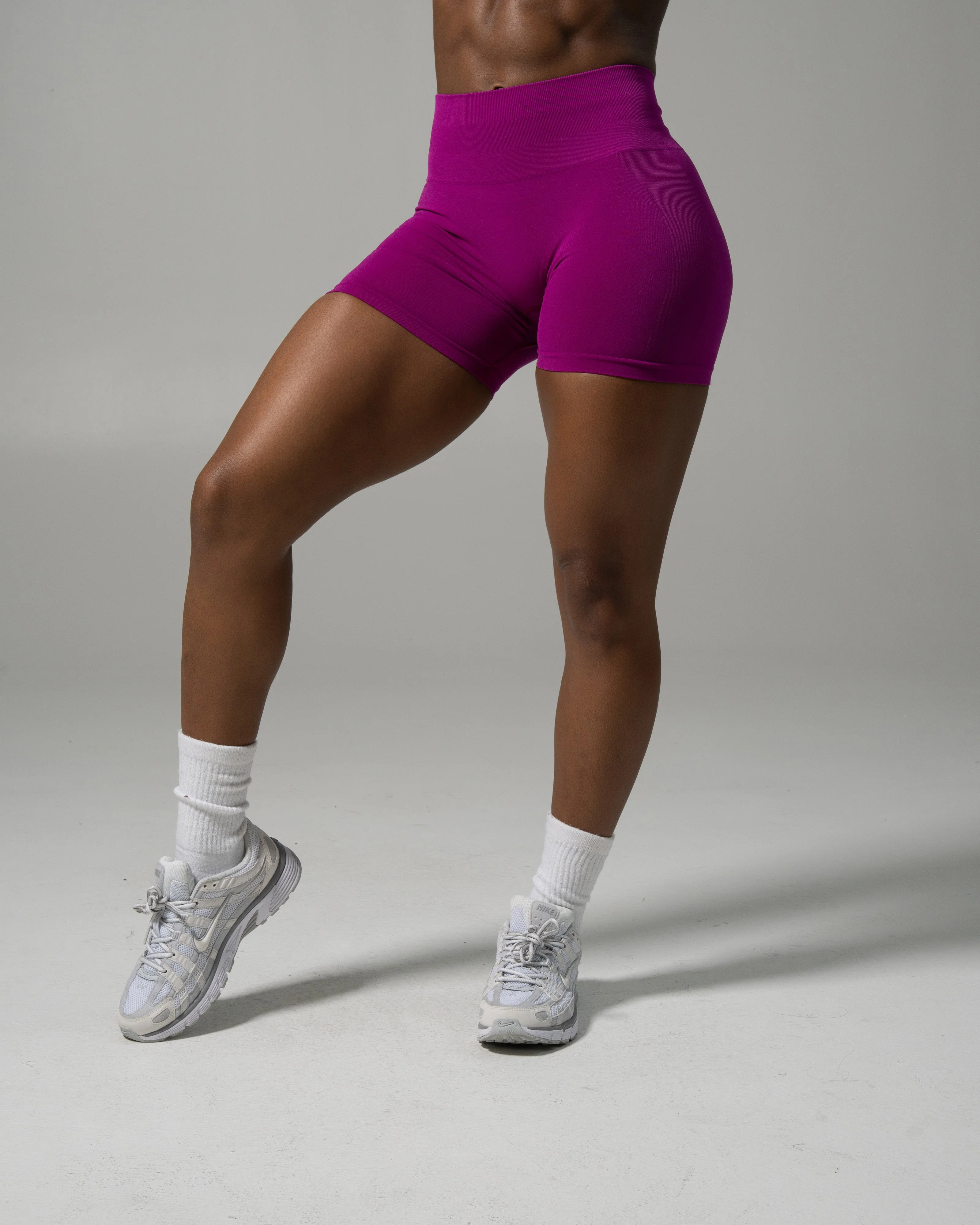 Pump Mid Rise Short - Dark Fuchsia - Image 3