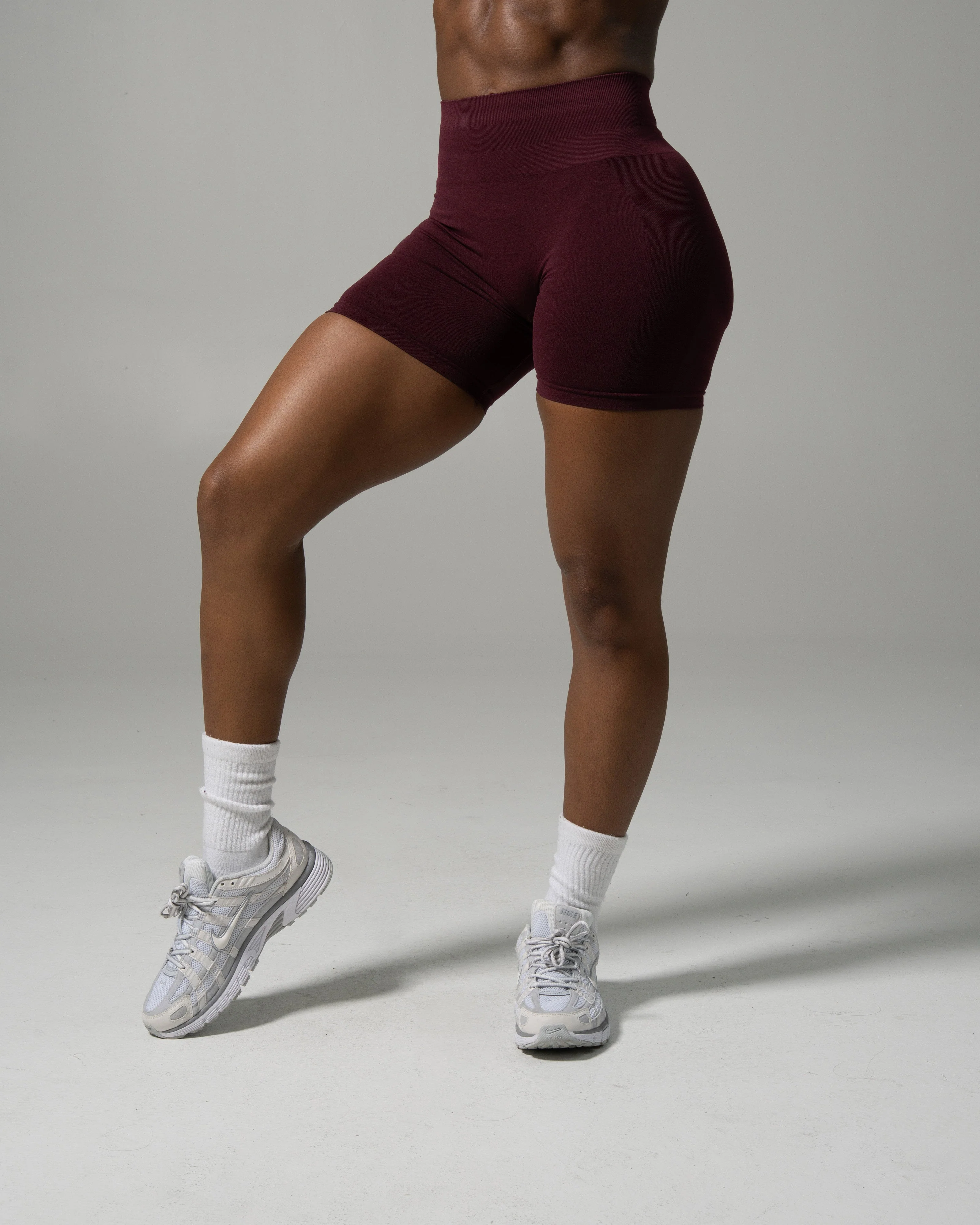 Pump Mid Rise Short - Merlot - Image 3