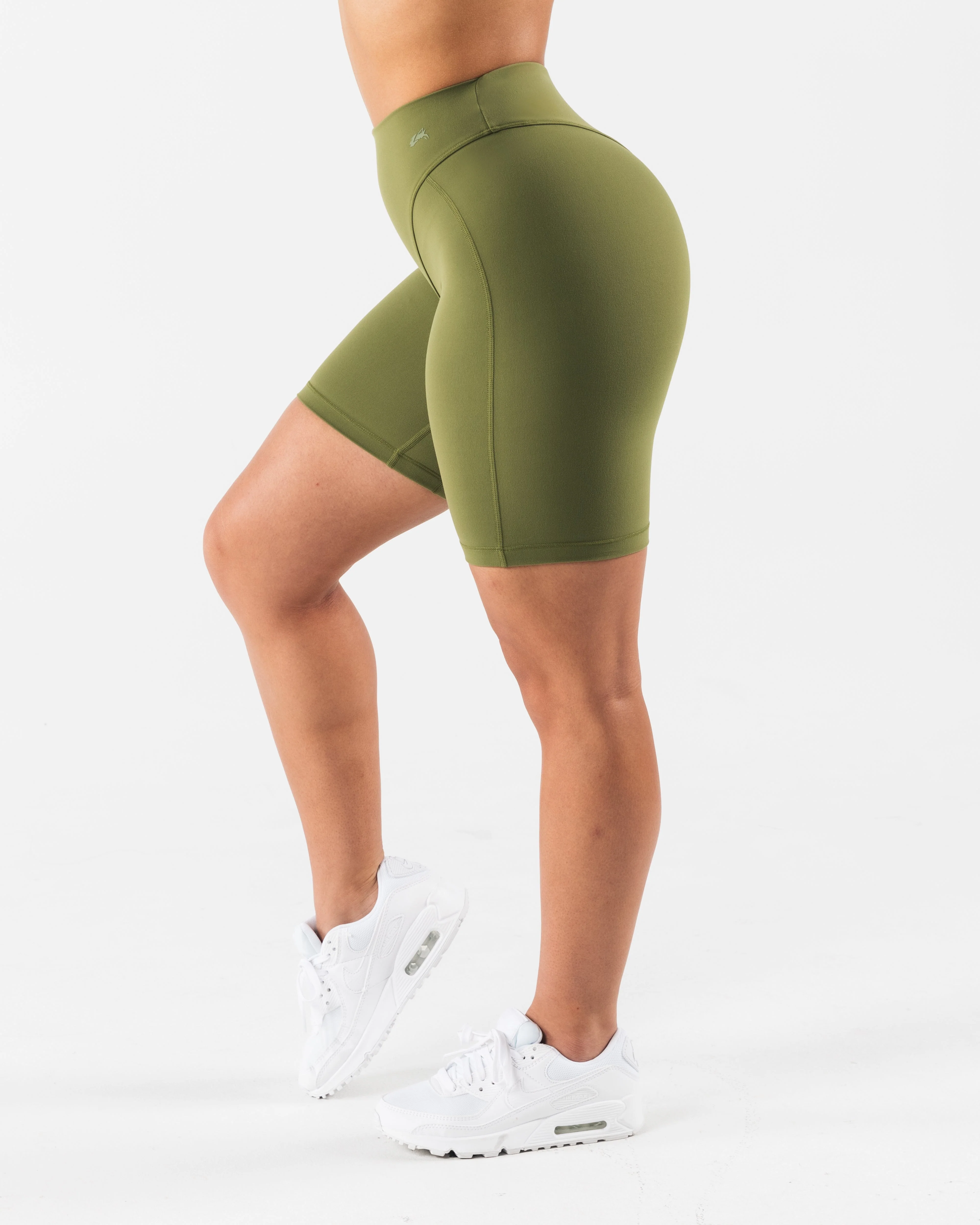 Parker Mid Rise Short - Verbena - Image 3
