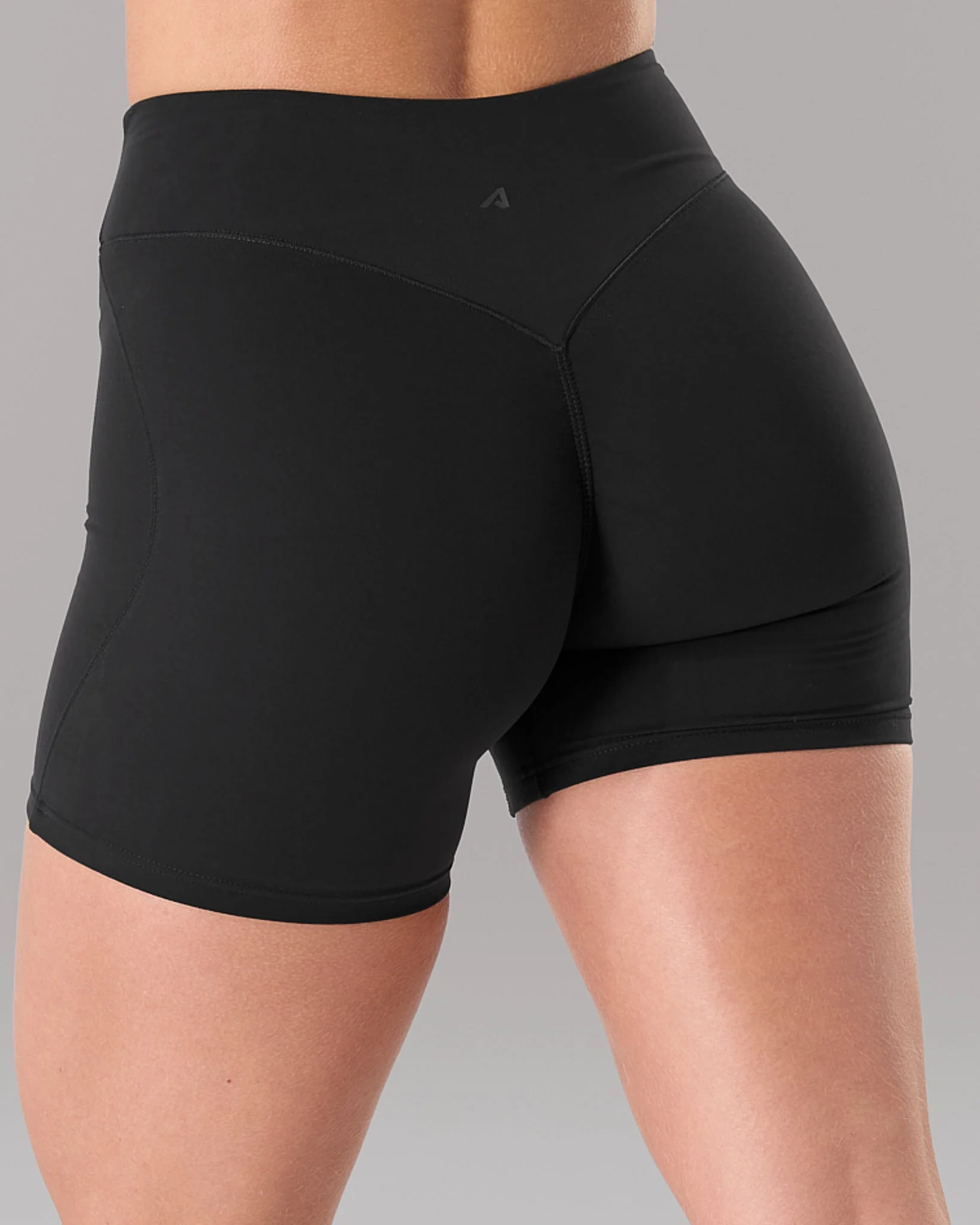 Wrap Mid Rise Short - Black - Image 5